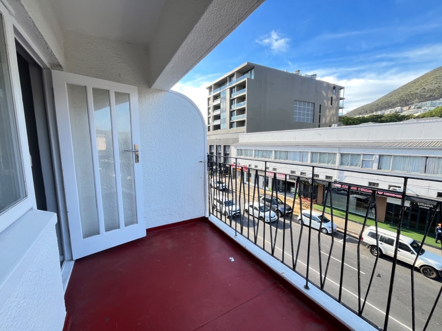 2 Bedroom Property for Sale in Sea Point Western Cape
